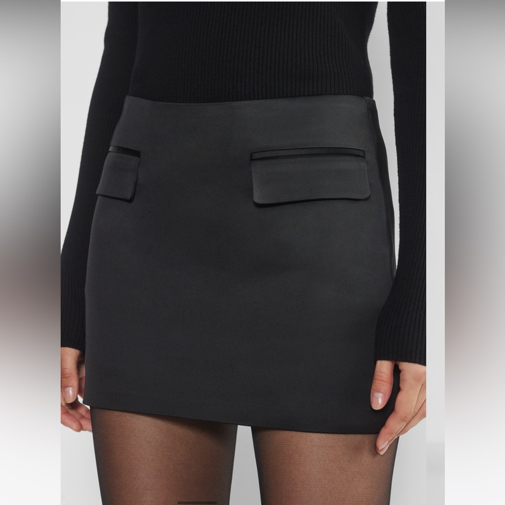 NWT Aritzia Babaton Black silk mini skirt size 4